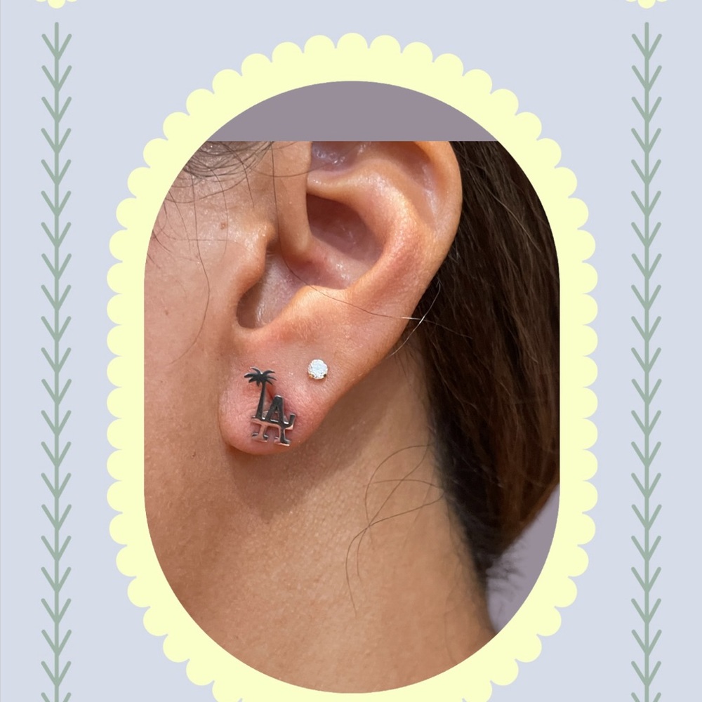 Los Angeles Dodgers palm tree stud earring (silver)